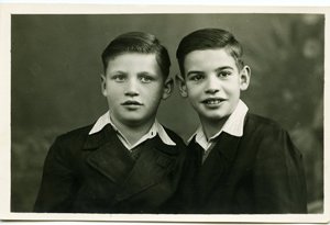 Gottfried Kumpf mit Bruder 1943
